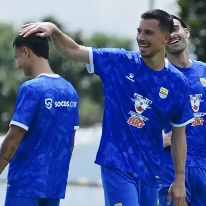Bojan Hodak Beberkan Alasan Cadangkan Thom Haye di Laga Kontra Selangor FC
