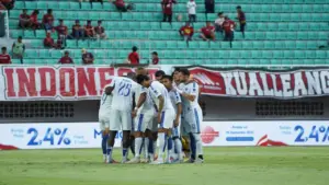 Arema Tumbang di Kanjuruhan: Hujan Kartu dan Drama Penalti
