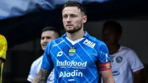 Marc Klok Pastikan Persib Bidik Tiga Poin Lawan Persis di GBLA