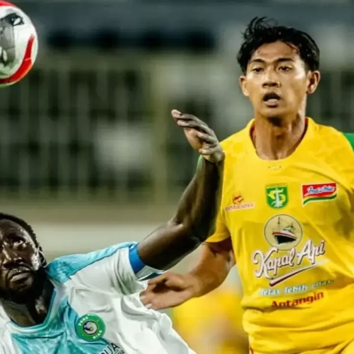 Persebaya Tanpa Dua Bek Kunci Lawan Persis, Pelatih Siapkan ‘Solusi Darurat’ Ini