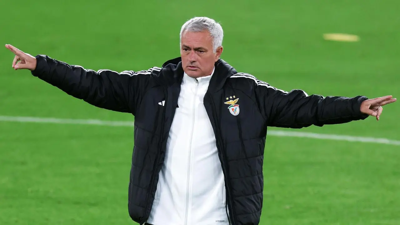 Skandal Besar Guncang Sepak Bola Turki: 371 Wasit Disanksi karena Judi, Peringatan Mourinho Terbukti Benar