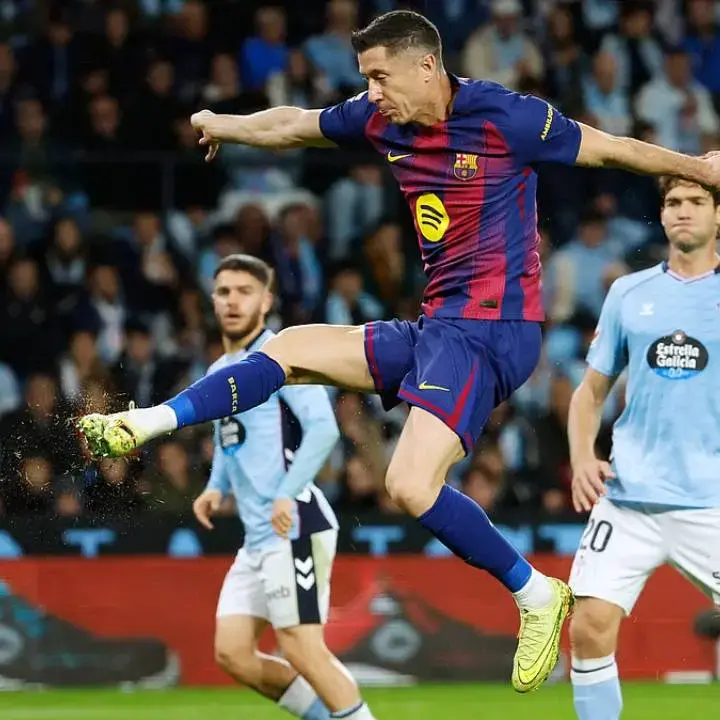 Hat-trick Robert Lewandowski Antar Barcelona Bungkam Celta Vigo 4-2 di La Liga
