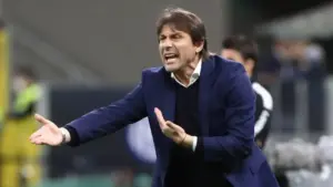 Konflik Internal Memuncak, Napoli Siap Coret Antonio Conte Demi Datangkan Xavi Hernandez