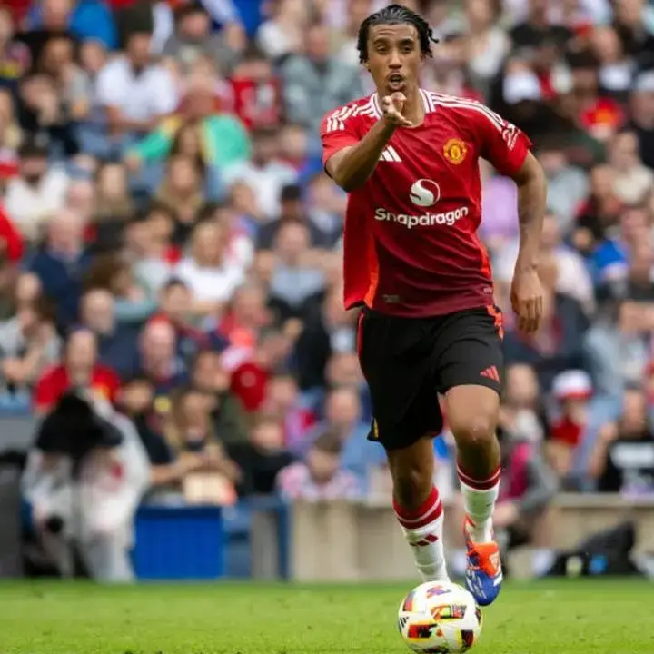 Leny Yoro Tegaskan Tak Menyesal Pilih Manchester United Ketimbang Real Madrid