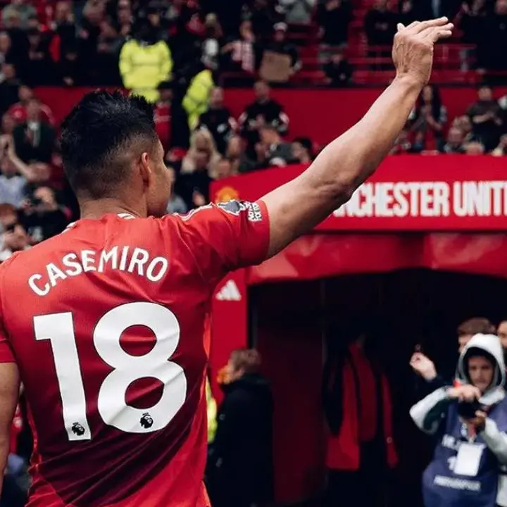 Manchester United Resmi Tak Perpanjang Kontrak Casemiro dan Akan Berpisah pada 2026