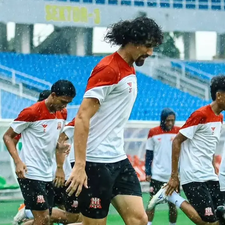PSS dan Barito Terpojok, Deltras Hingga Persipura Berebut Puncak