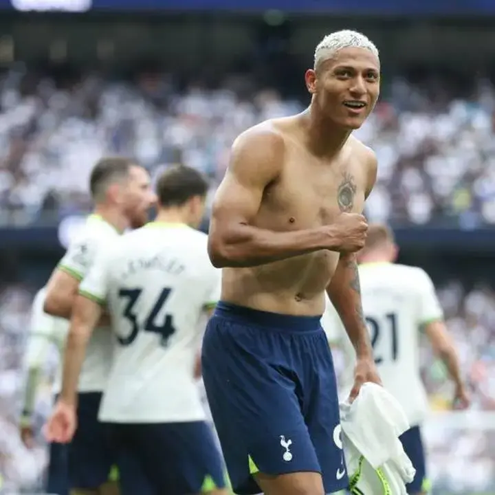 Selebrasi Lepas Jersey Richarlison Berujung Sial, Tottenham Gagal Menang Atas MU
