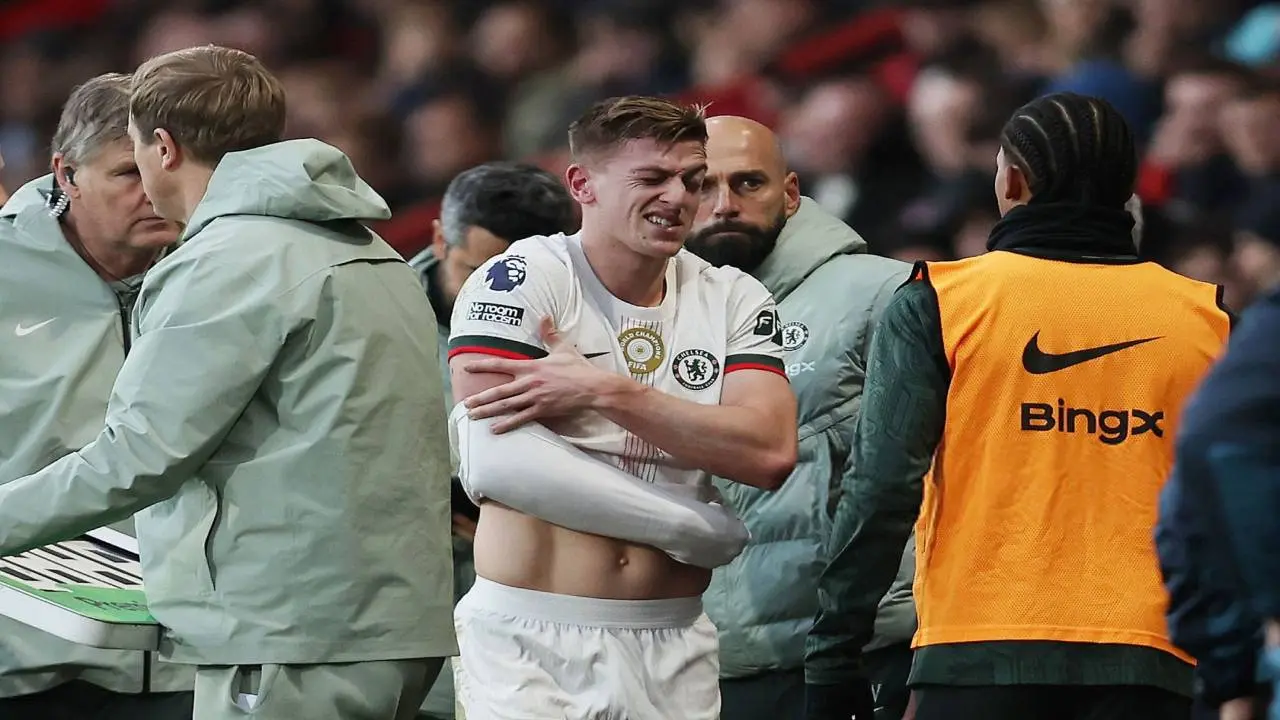 Cedera Bahu Serius, Liam Delap Tinggalkan Laga Bournemouth vs Chelsea Lebih Awal dan Bikin Maresca Cemas