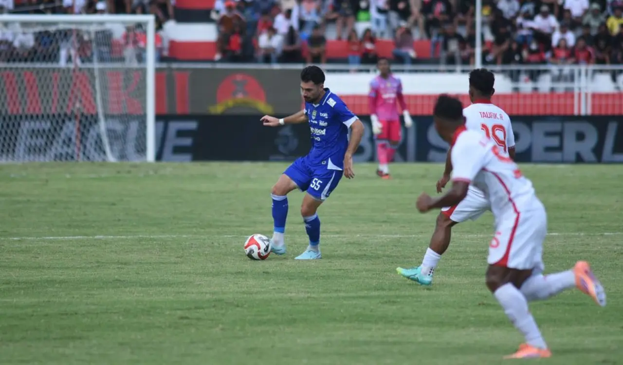 Bojan Hodak Tak Khawatir Frans Putros Absen, Siapkan Duet Kakang-Robi