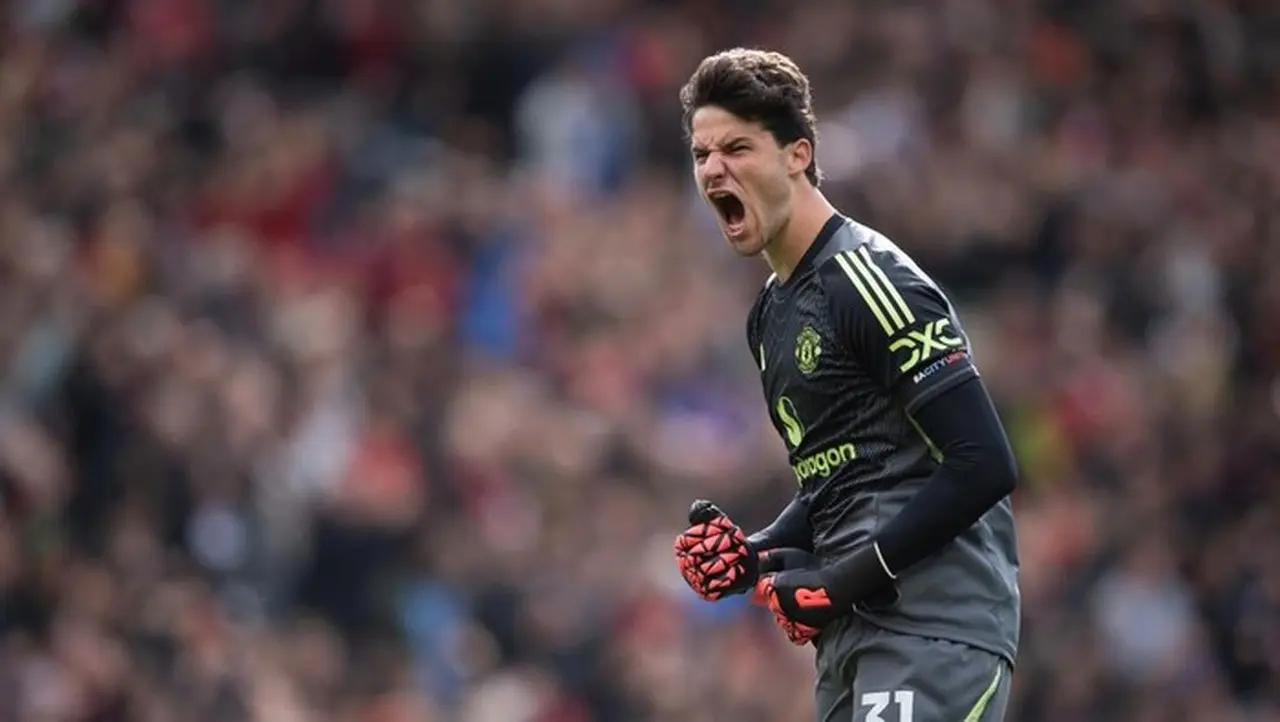 Peter Schmeichel Puji Penampilan Apik Senne Lammens Bikin Lini Belakang Manchester United Kian Solid