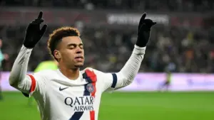 Drama 5 Gol: PSG Taklukkan Metz 3-2, Puncaki Klasemen Liga Prancis