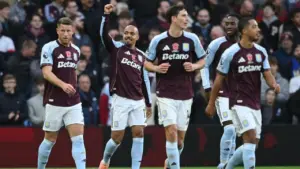 Theo Walcott dan Joe Hart Kompak Beri Dukungan Aston Villa Difavoritkan Juara Liga Inggris