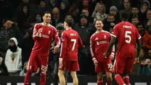 Hasil Liga Inggris: Liverpool Menang 2-1 atas Tottenham, Duel Panas Diwarnai Dua Kartu Merah