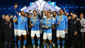 Napoli Dibayangi Sanksi Transfer karena Masalah Keuangan Meski Sukses Raih Dua Gelar