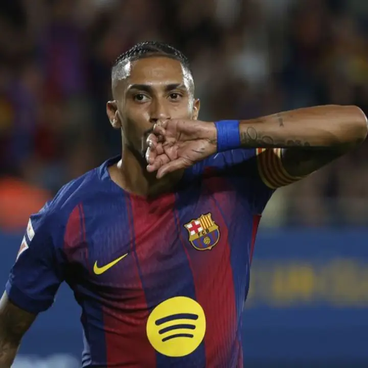 Raphinha Bantah Rumor Hengkang dari Barcelona: “Semua Itu Omong Kosong”