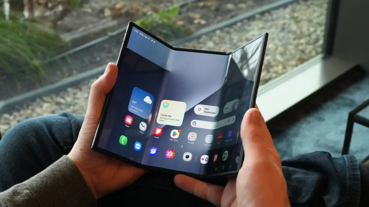 Uji Ekstrem Samsung Galaxy Z TriFold: Engsel dan Layar Dilipat 144 Ribu Kali, Ini Hasilnya