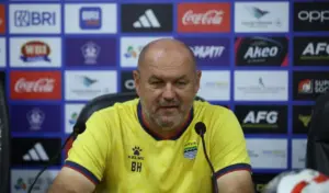Bojan Hodak Pertanyakan Wasit Asing di Laga Persib Bandung vs Persija Jakarta