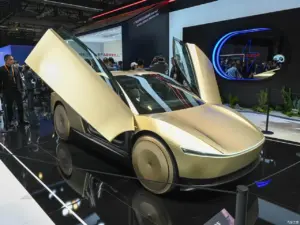 Elon Musk Konfirmasi Tesla Cybercab Tanpa Setir dan Rem Mulai Produksi Massal April 2026, Era Baru Robotaxi