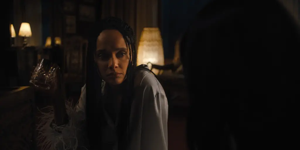 7 Pemeran Utama Serial Horor Netflix Something Very Bad Is Going to Happen yang Mencekam