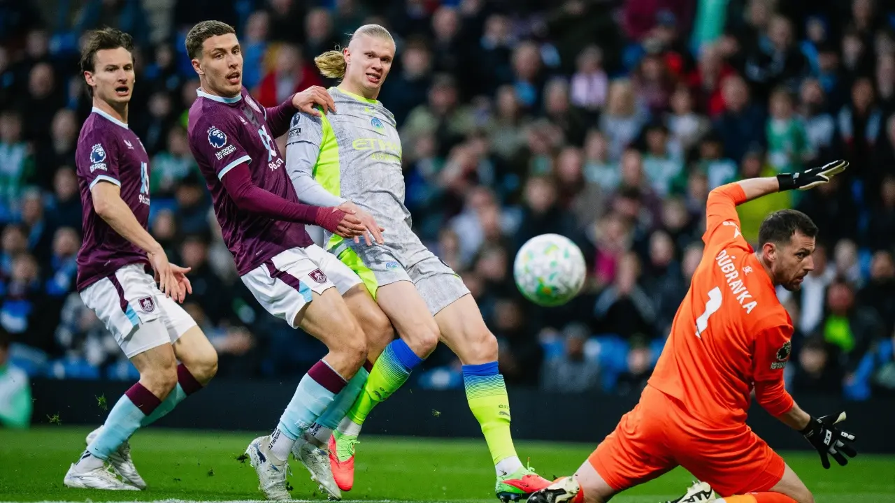Hasil Burnley Vs Manchester City Menang 1 0 The Citizens Rebut Puncak Klasemen Liga Inggris