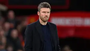 Michael Carrick Tegaskan Posisi Bek Tengah Bukan Prioritas Manchester United di Bursa Transfer Musim Panas