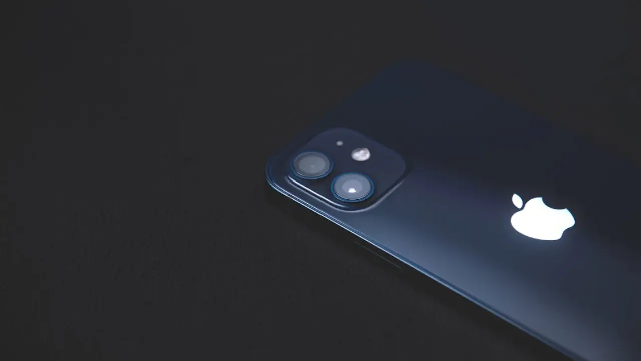 Iphone Xx Edisi Spesial 20 Tahun Bakal Punya Layar Lipat Dan Kamera Bawah Layar