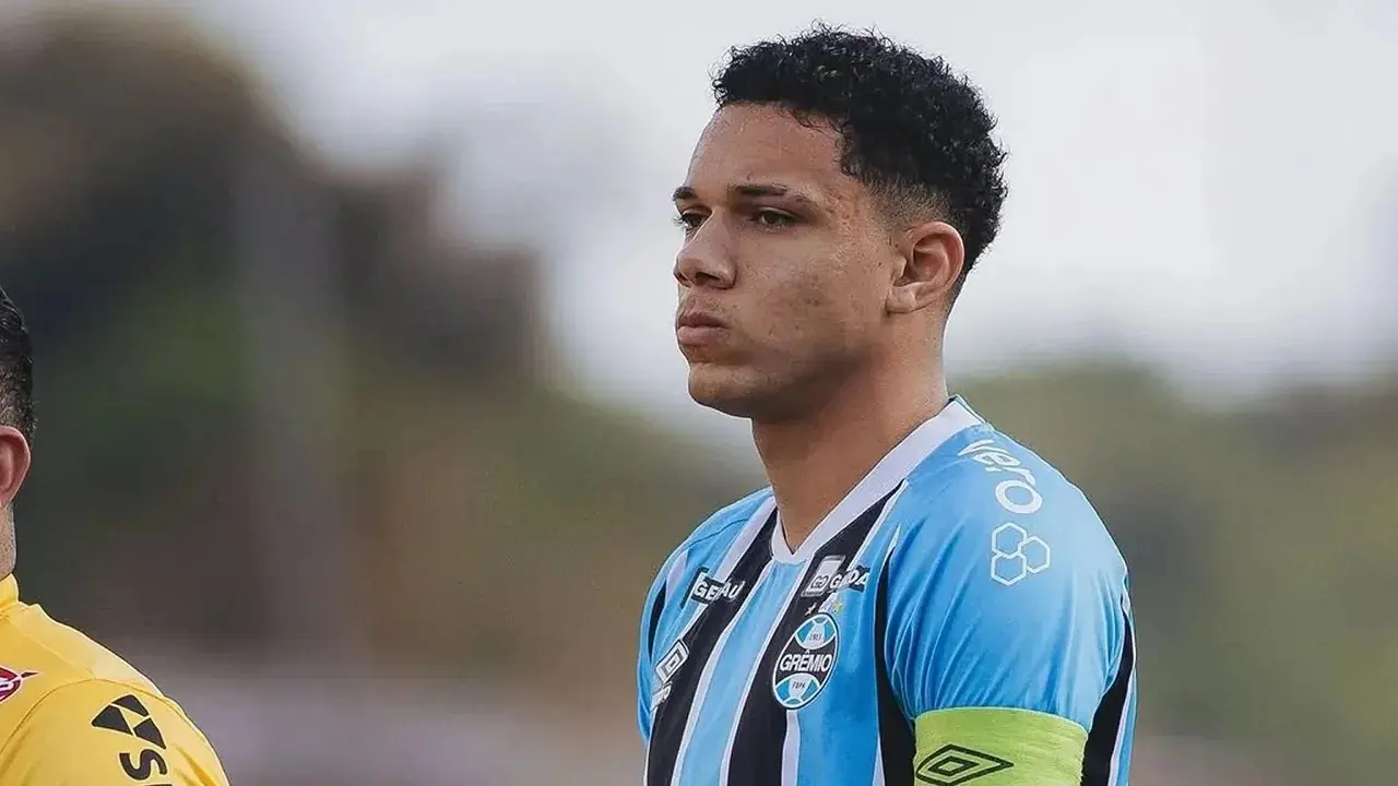 Fiorentina Resmi Capai Kesepakatan Datangkan Bek Brasil Viery Dari Gremio Transfer Segera Dirampungkan