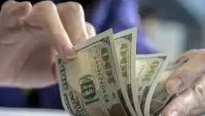 Rupiah Melemah, Daftar Kurs Dolar di BCA, Mandiri, BRI dan BNI 1 Juli 2026