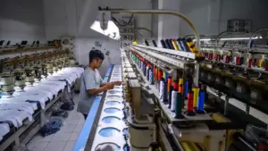 PMI Turun Jadi 46,9, Ekonom: APBN Harus Dioptimalkan Untuk Ringankan Tekanan Industri