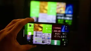 IHSG Dibuka Menguat 0,26%; Lima Saham Melonjak di Sesi I