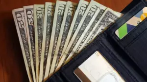 Bank Sentral Dunia Berencana Pangkas Kepemilikan Dolar untuk Pertama Kali