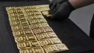 Harga Emas Naik Lebih 1% Saat Pasar Waspadai Ketegangan di Timur Tengah